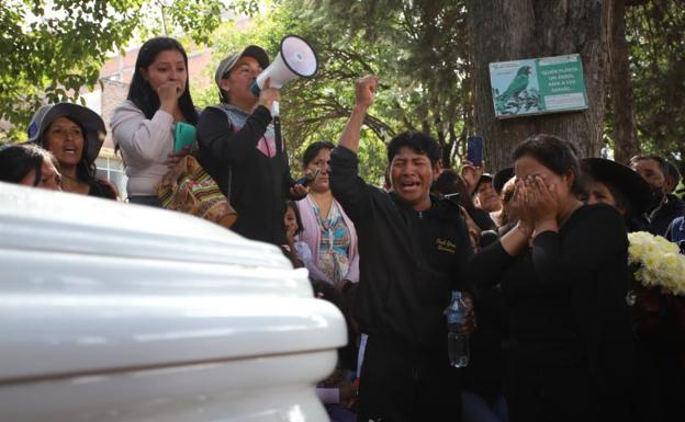 Exteriores inicia la evacuación de los 360 turistas españoles atrapados en Perú