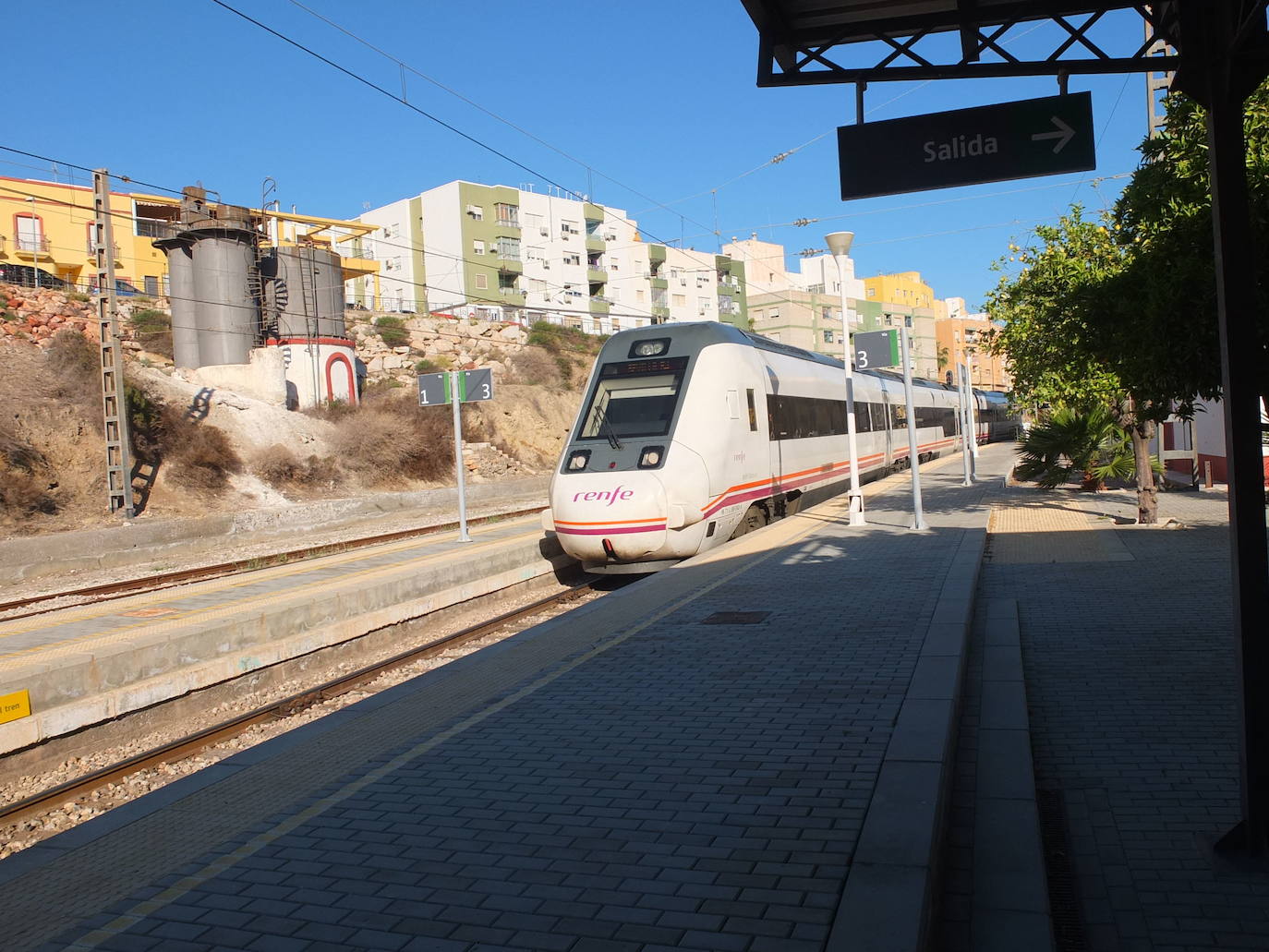 Trenes completos para viajar desde Madrid hasta Almería antes de Nochebuena