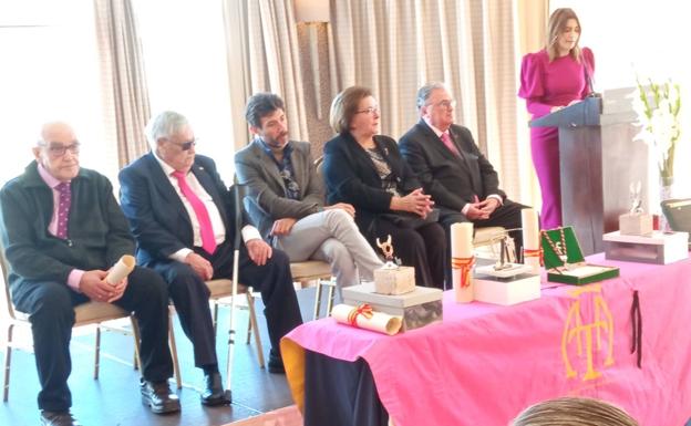 Amigos Taurinos de Almería exalta a lo esencial de la fiesta taurina