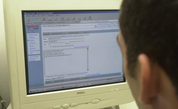 Un año de cárcel por enviar correos y llamar a su 'ex' pese a tener prohibido contactar con ella