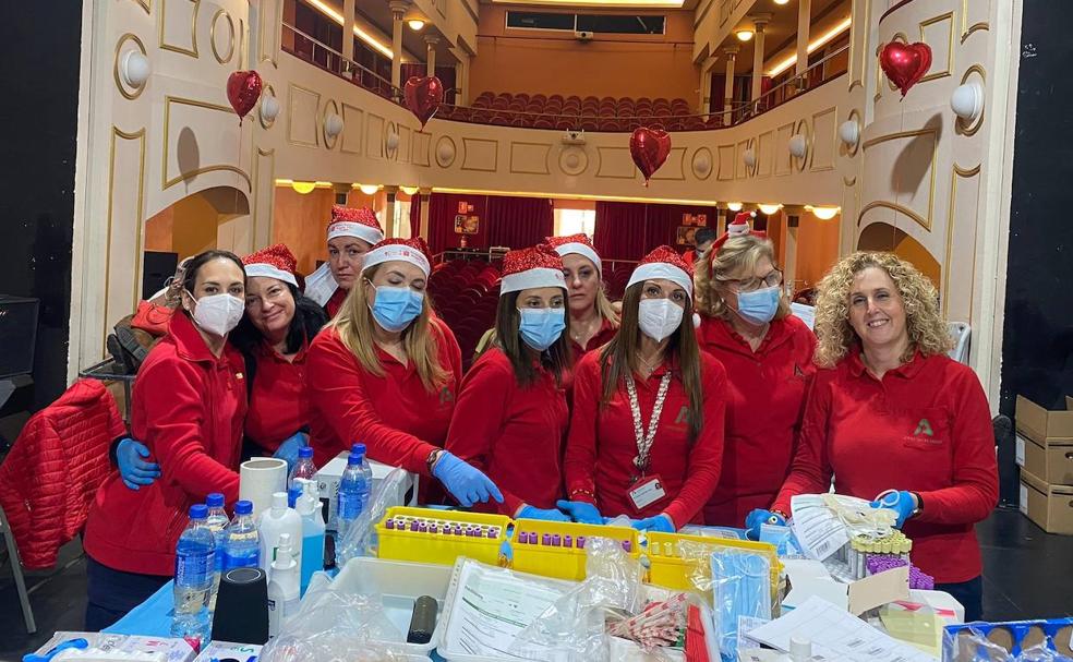 Los almerienses regalan vida por Navidad