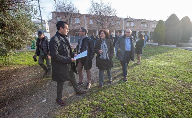 Ayuntamiento y UGR firman la cesión de los terrenos para la ampliación de la facultad de Informática