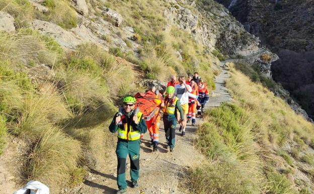 Rescatan a un escalador tras sufrir una caída de ocho metros en Los Cahorros de Monachil