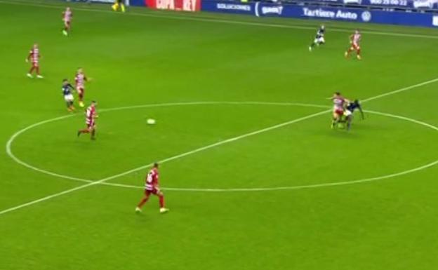 Rigurosa expulsión por roja directa a Miguel Rubio