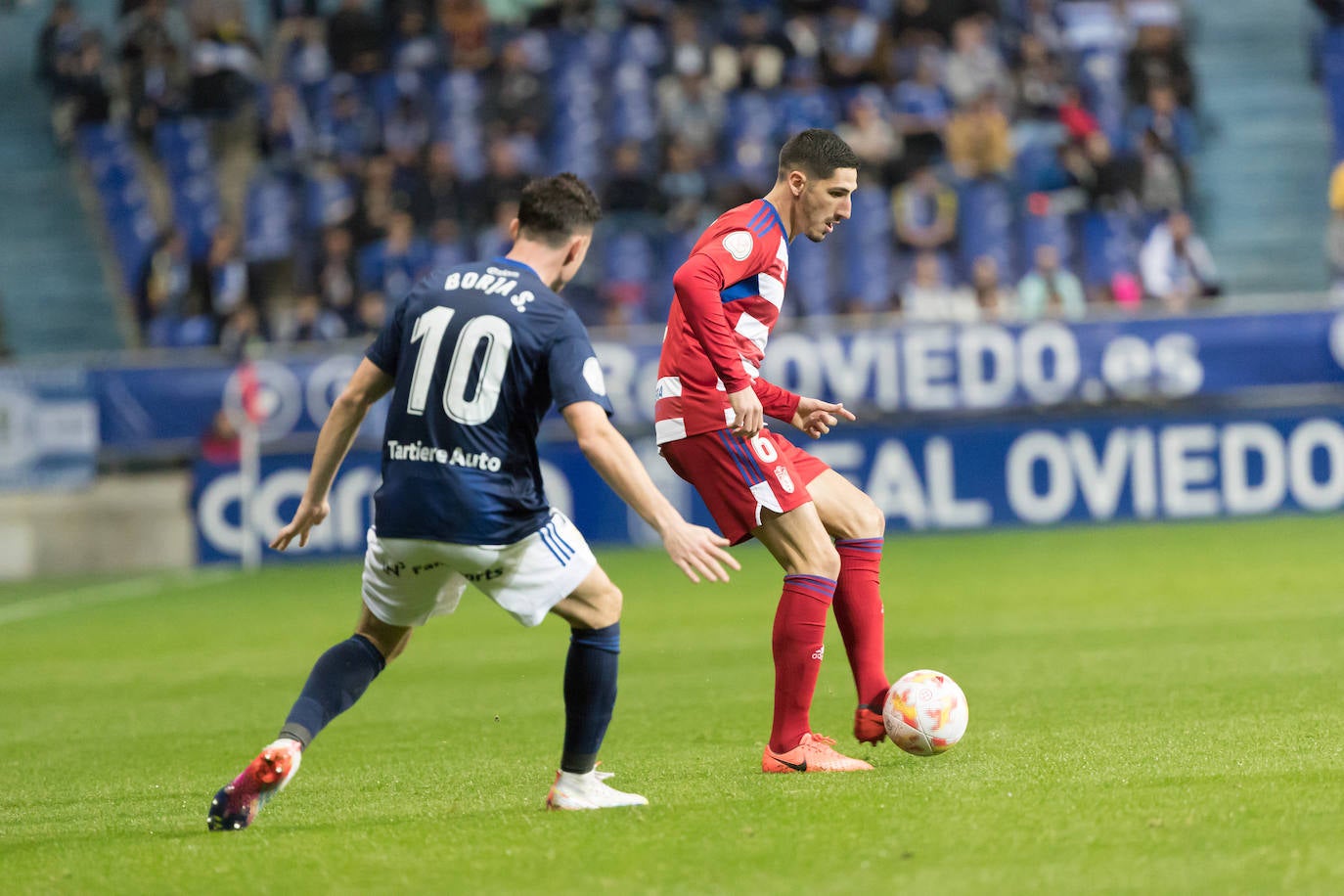 El Oviedo-Granada visto a pie de campo