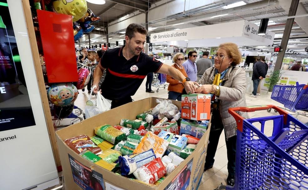 Doce maneras de ser solidarios esta Navidad en Almería