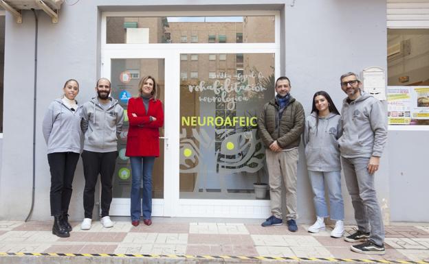Fundación Caja Rural Granada colabora para la compra de dispositivos utilizados en los programas de neurorrehabilitación
