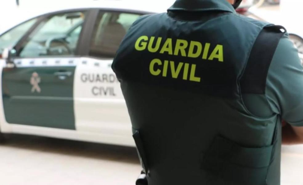 El anciano de Granada acusado de disparar a un vecino tiroteó a su propia mujer al interponerse en la pelea