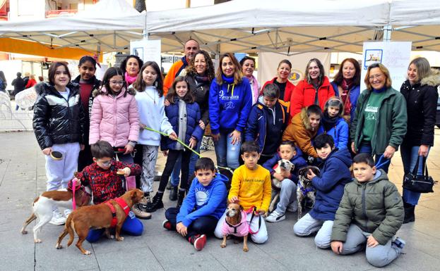 Un proyecto educativo del CEIP Europa enseña a respetar los derechos de los animales