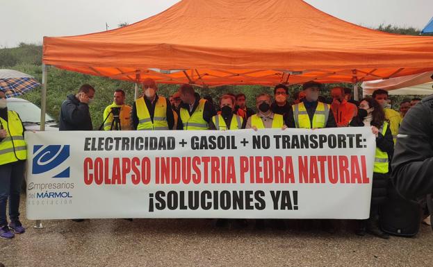 El sector del mármol denuncia un agravio comparativo por no estar incluido en la rebaja de carburantes