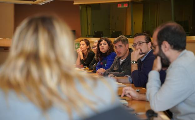 IU advierte del riesgo de anteponer la estética a los derechos humanos en Walili