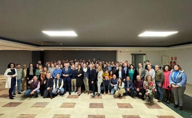 El PP respalda a su candidato a la alcaldía en la capital, Agustín González