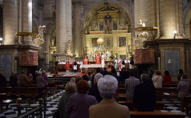 La Catedral de Jaén acogerá un funeral «por el eterno descanso» del Papa emérito
