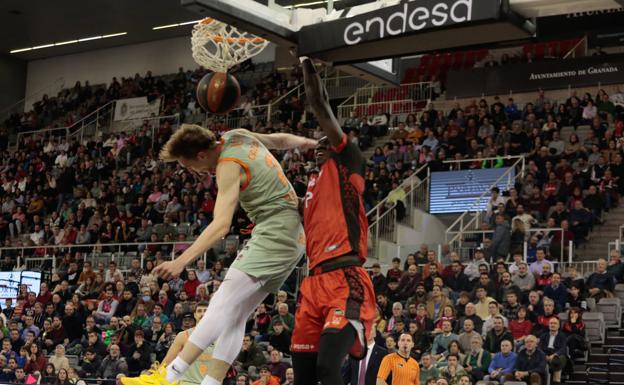 El Covirán aguanta el tipo con dignidad