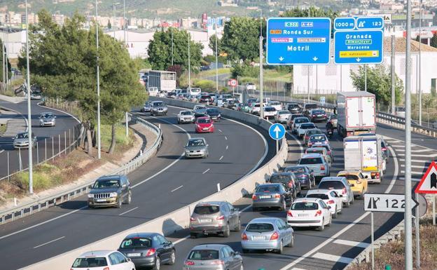 Aviso de la DGT por la importante multa y pérdida de puntos por una acción en autovía