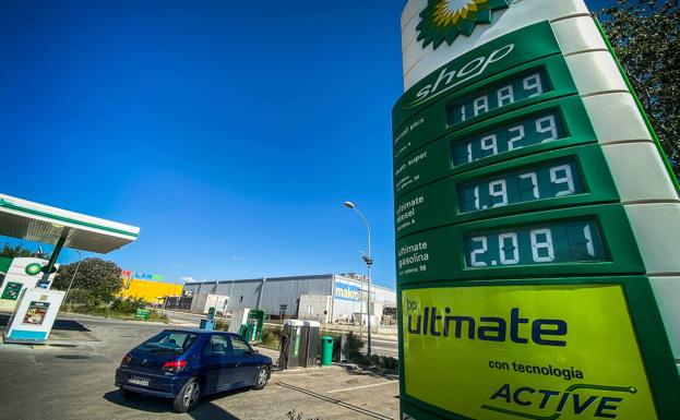 Lo que le puede pasar a tu coche si mezclas gasolina de 95 y 98 octanos