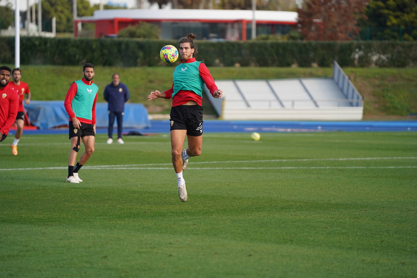 La UD Almería se concentra a puerta cerrada para preparar la cita ante la Real
