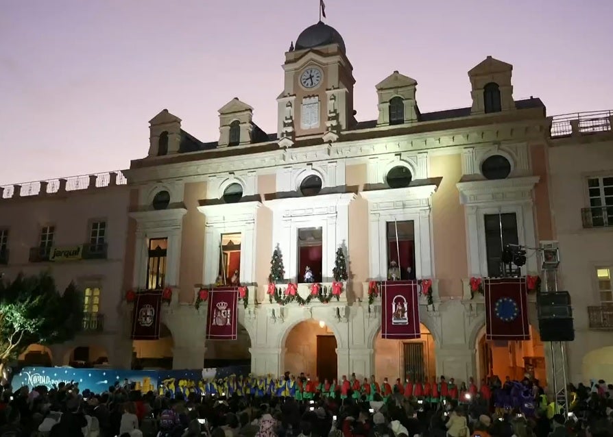 Los Reyes Magos recorren el centro de Almería