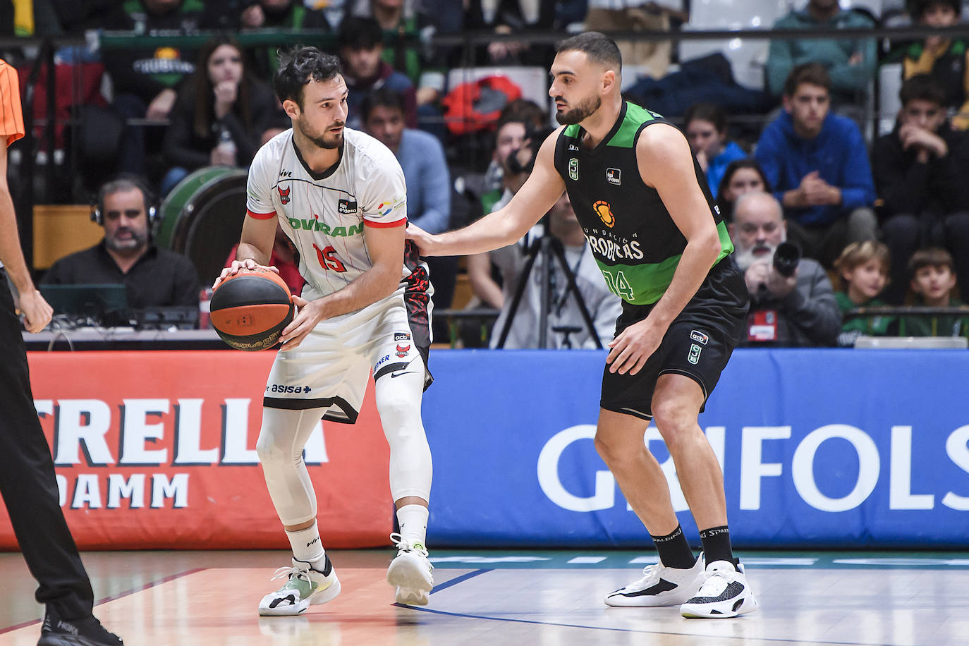 Lluís Costa recupera la chispa tras dar el susto que dio la iniciativa al joven Ángel Corpas