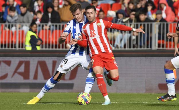 Embarba: «La Real es un equipazo y no están arriba por suerte»