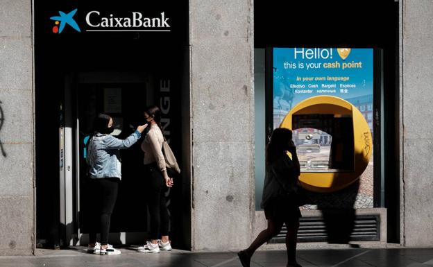 Importante aviso de CaixaBank a las personas mayores de 65 años
