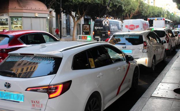 Almería es la sexta ciudad española más barata para moverse por taxi