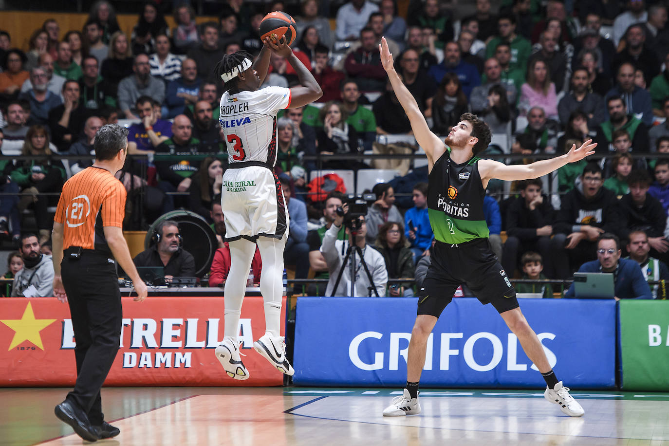 El físico y el desatino exterior obligaron a rendirse a la evidencia en Badalona