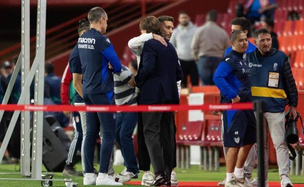 Levante - Granada, dos equipos con el centro del campo entre algodones