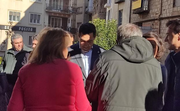 El PSOE acusa al presidente de la Junta de visitar Jaén con «las manos vacías»
