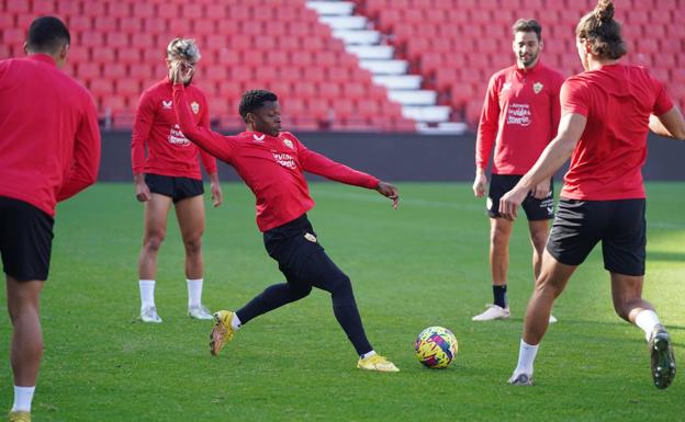 Largie Ramazani se recupera, todos están disponibles y habrá algún descarte