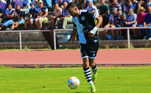 El Linares incorpora al extremo derecho Mawi como refuerzo estrella