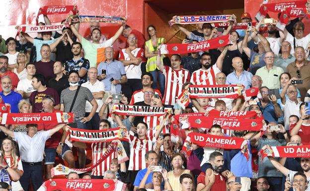 La UD Almería abre una ventana para abonados inscritos en verano