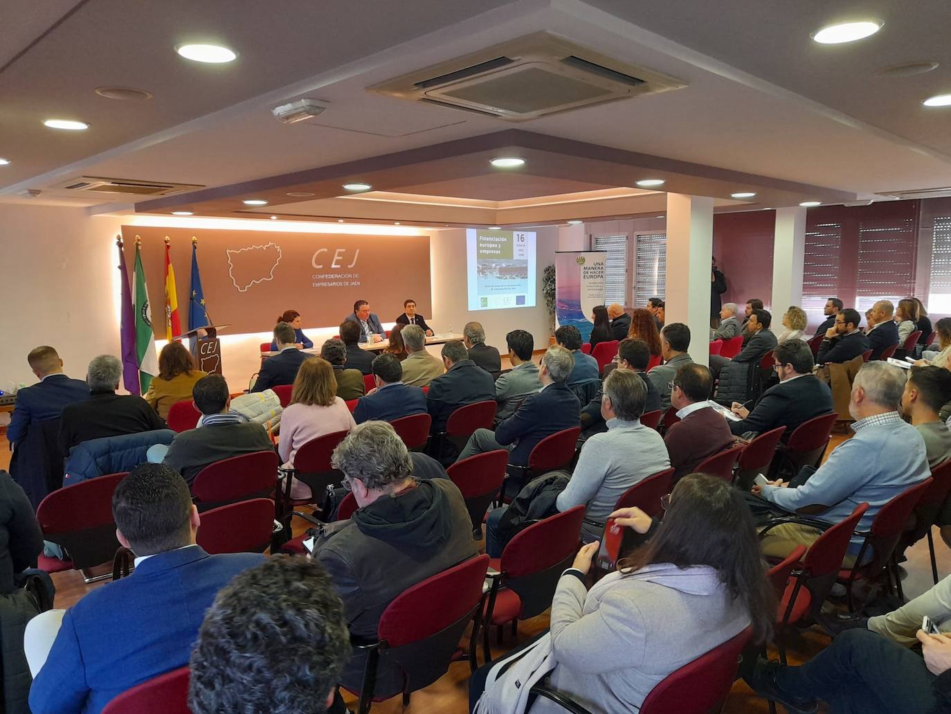 Cerca de un centenar de empresas jienenses participan en una jornada sobre cómo optar a los nuevos fondos europeos