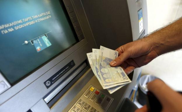 Estos son los bancos que ofrecen dinero en efectivo por domiciliar tu nómina