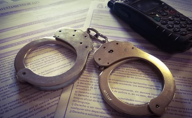 Un detenido con una navaja en una pelea multitudinaria en el Arco de San Lorenzo