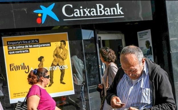 Aviso de CaixaBank a sus clientes por el calendario de impuestos
