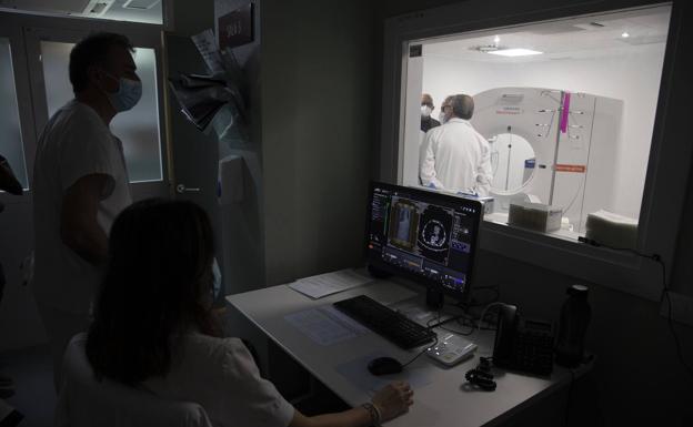 «Las radiólogas número uno y dos de Andalucía se irán fuera de Granada por no convocarse plazas»