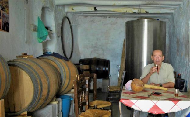 Fallece Maximino, el más longevo del pueblo alpujarreño de Alfornón
