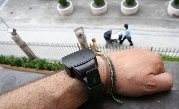 Los jueces respaldan proteger con pulseras GPS todos los casos de «especial relevancia»