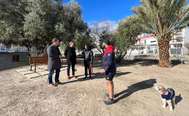El parque canino de Las Fuentezuelas, con 3.000 metros de superficie, ya está en marcha