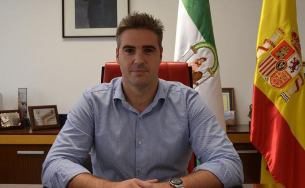 La Fiscalía mantiene la petición de 14 años de inhabilitación contra el alcalde de Viator