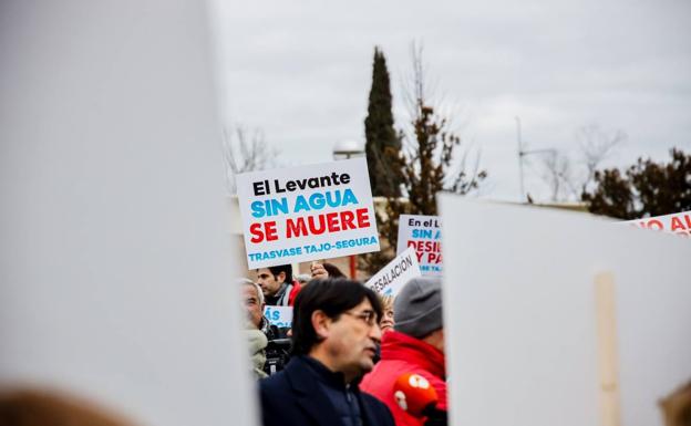Menos agua, más cara y de peor calidad: así afectará el tijeretazo al Trasvase en Almería