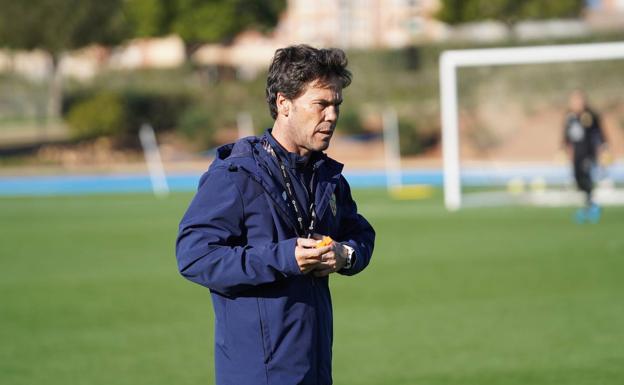 Rubi pide al Almería ir sin miedo, pero con cierta cautela