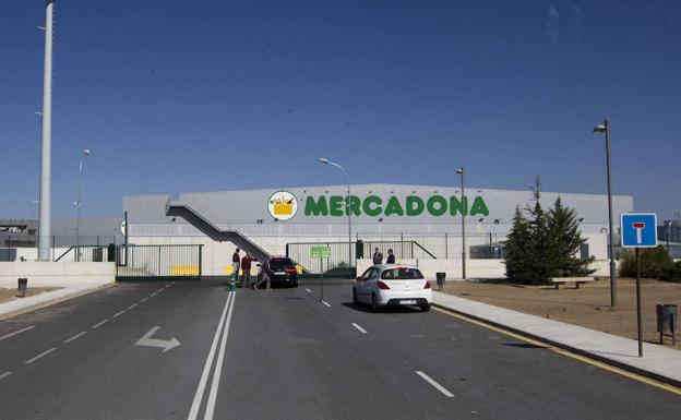 Mercadona oferta 25 nuevos puestos de trabajo en su centro logístico de Guadix