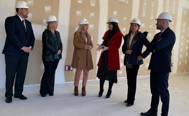 La consejera Del Pozo 'catea' matemáticas