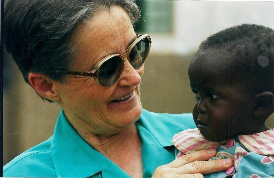 Adiós a un ángel granadino: Angelitas Martín, 40 años como misionera el Congo