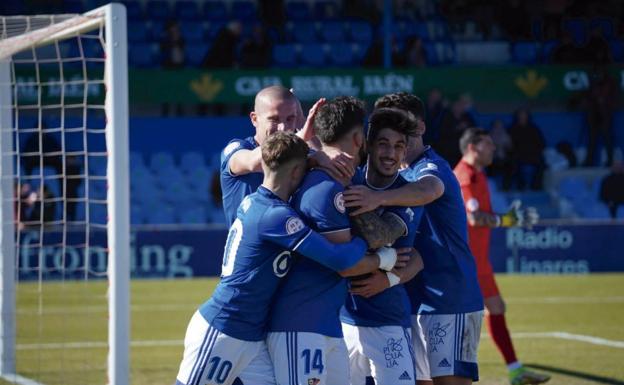 Goleada redentora del Linares al Talavera