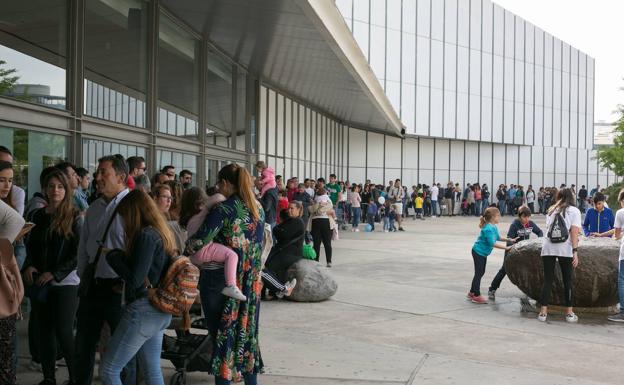 Los trabajadores del Parque de las Ciencias mencionados por Cambril denuncian «la falsedad de sus declaraciones»