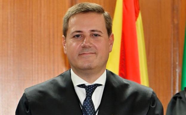 El decano de los Procuradores de Jaén recibe la Cruz de San Raimundo de Peñafort