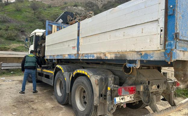 Detenido por robar en Cambil casi tres mil litros de gasoil a los camiones estacionados